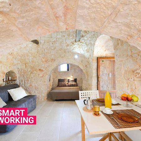 הוילה אוסטוני I Trulli Del Ciliegio Con Giardino By Wonderful Italy מראה חיצוני תמונה