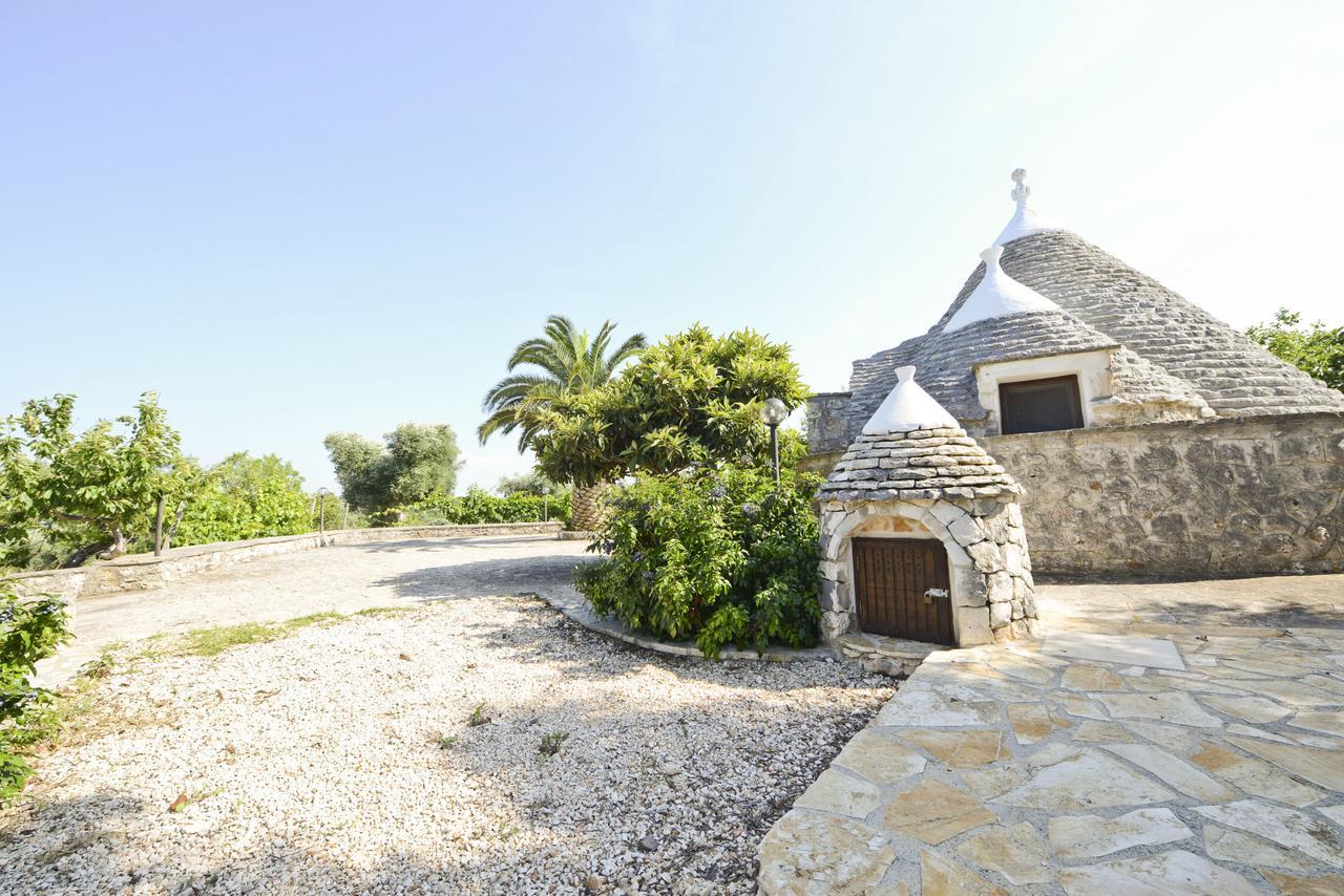 הוילה אוסטוני I Trulli Del Ciliegio Con Giardino By Wonderful Italy מראה חיצוני תמונה