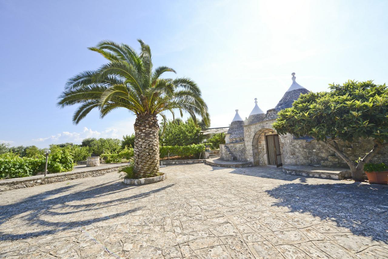 הוילה אוסטוני I Trulli Del Ciliegio Con Giardino By Wonderful Italy מראה חיצוני תמונה